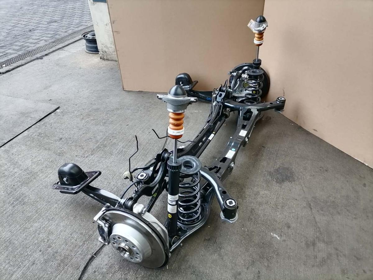 VW Passat B9 original Hinterachse Komplett mit Achsschenkel und Lenker 2,0TDI 110KW Bj.2024